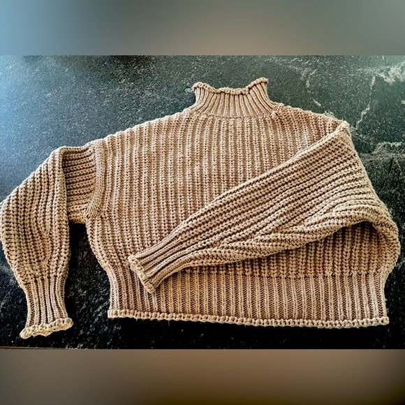 H%M drop shoulder oversized turtleneck - Picture 2 of 2